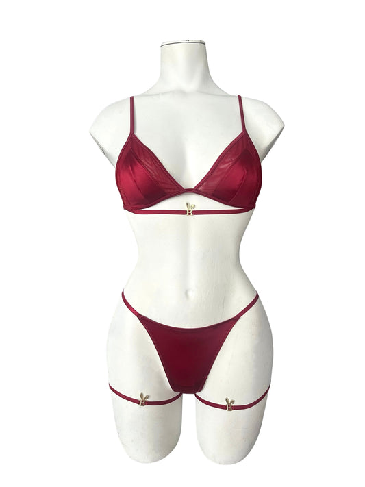LINGERIE SET IN RED WINE